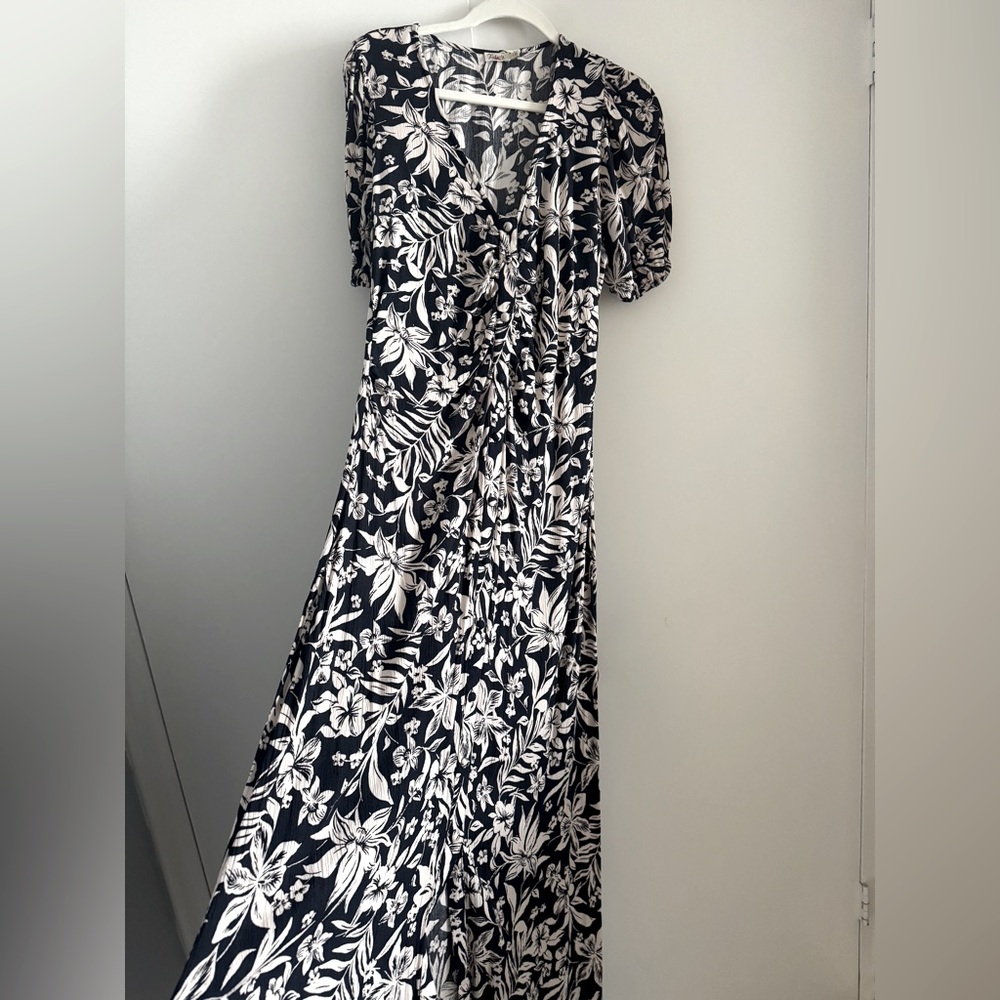 Faherty Blue and White Flutter Sleeve Maxi Dress - Picture 2 of 7